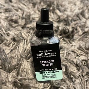 Brand New White Barn Wallflower Refill - Lavender Scent